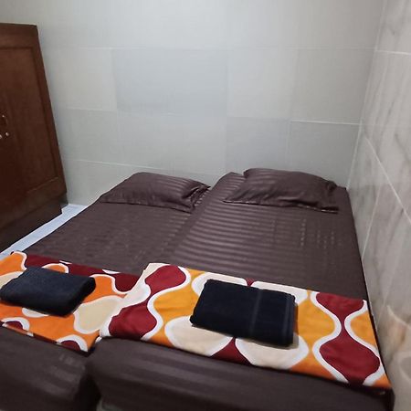 ホテル Kost Carmelia Syariah Baranangsiang ボゴール エクステリア 写真
