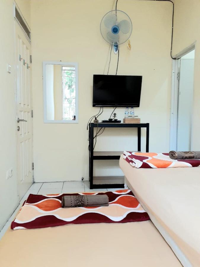 ホテル Kost Carmelia Syariah Baranangsiang ボゴール エクステリア 写真