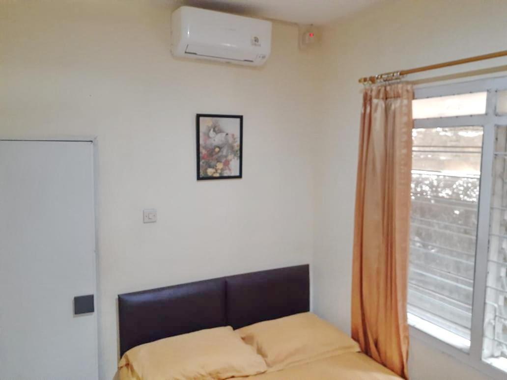 ホテル Kost Carmelia Syariah Baranangsiang ボゴール エクステリア 写真