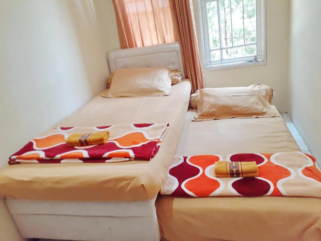 ホテル Kost Carmelia Syariah Baranangsiang ボゴール エクステリア 写真