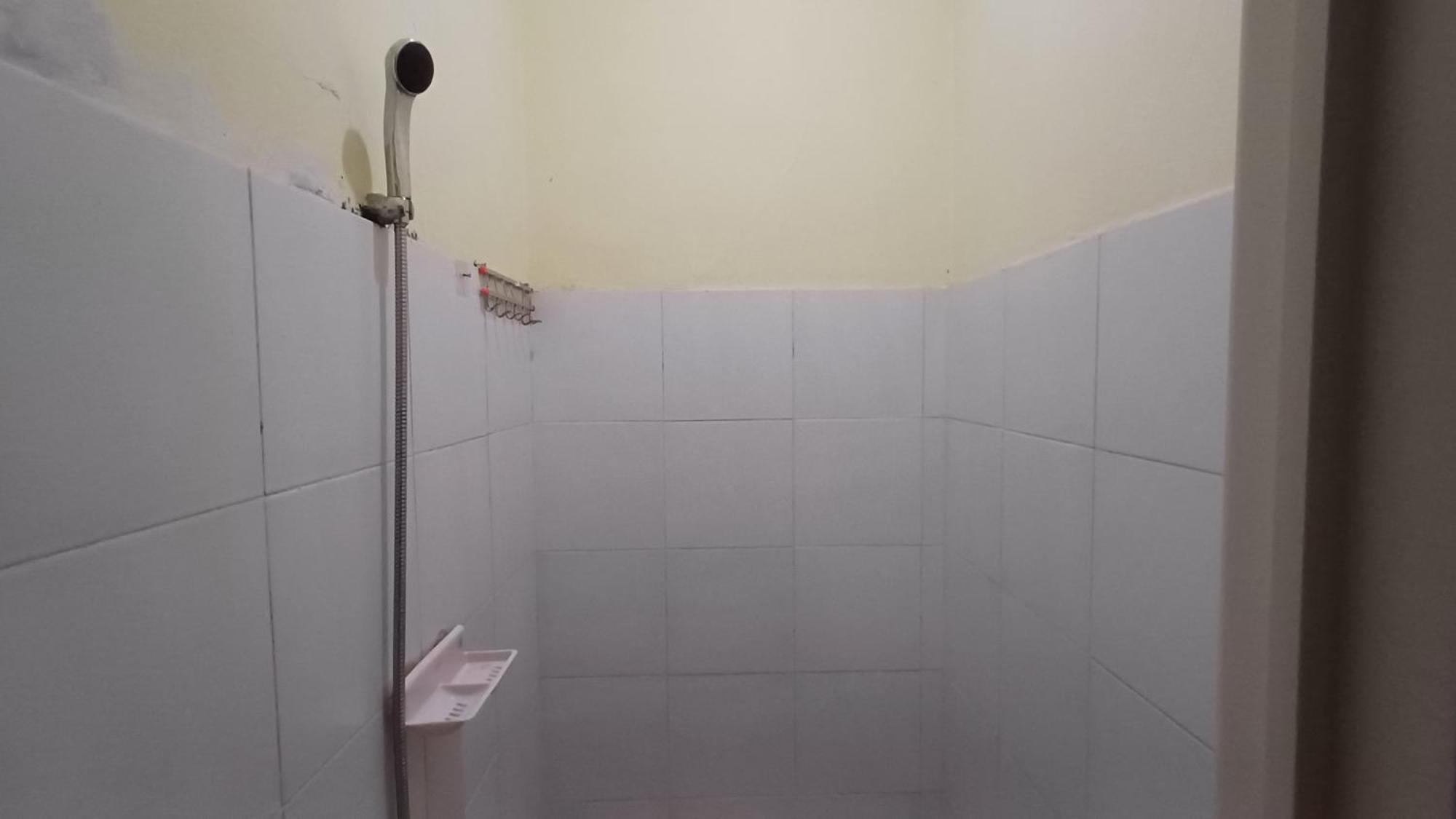 ホテル Kost Carmelia Syariah Baranangsiang ボゴール エクステリア 写真