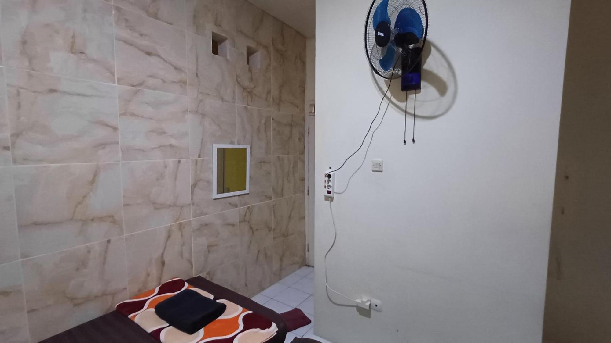 ホテル Kost Carmelia Syariah Baranangsiang ボゴール エクステリア 写真